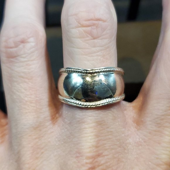 Jewelry - Size 9.75 925 Sterling Silver Cool Large Slight V Shape Ring